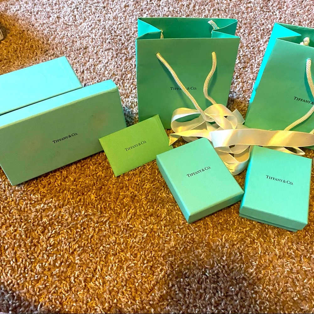 Set Of Genuine Tiffany & Co Boxes, Bags, And Bows Gem